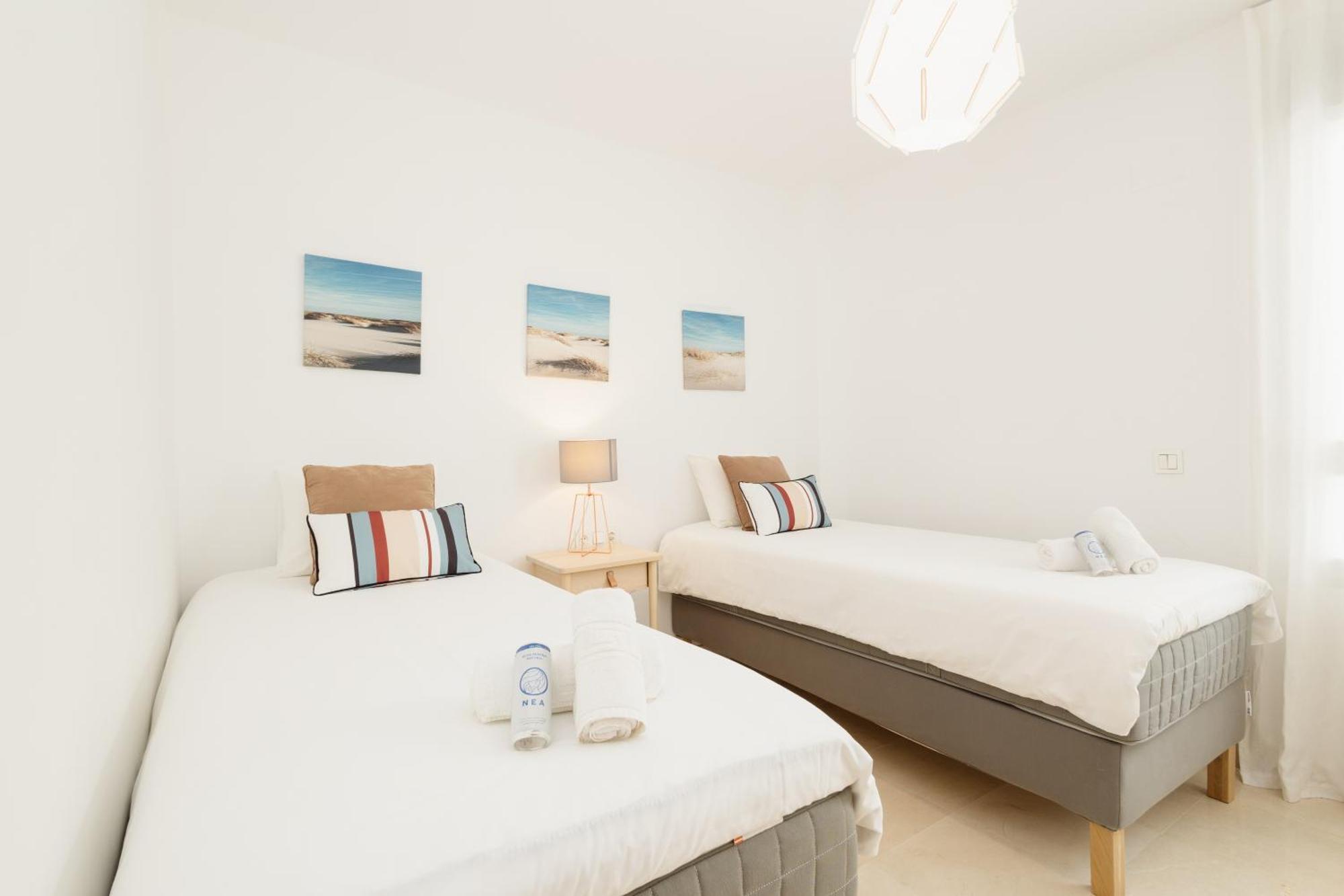 Modern Apartment, With Large Private Terrace And Panoramic Sea Views, In Benahavís Eksteriør billede
