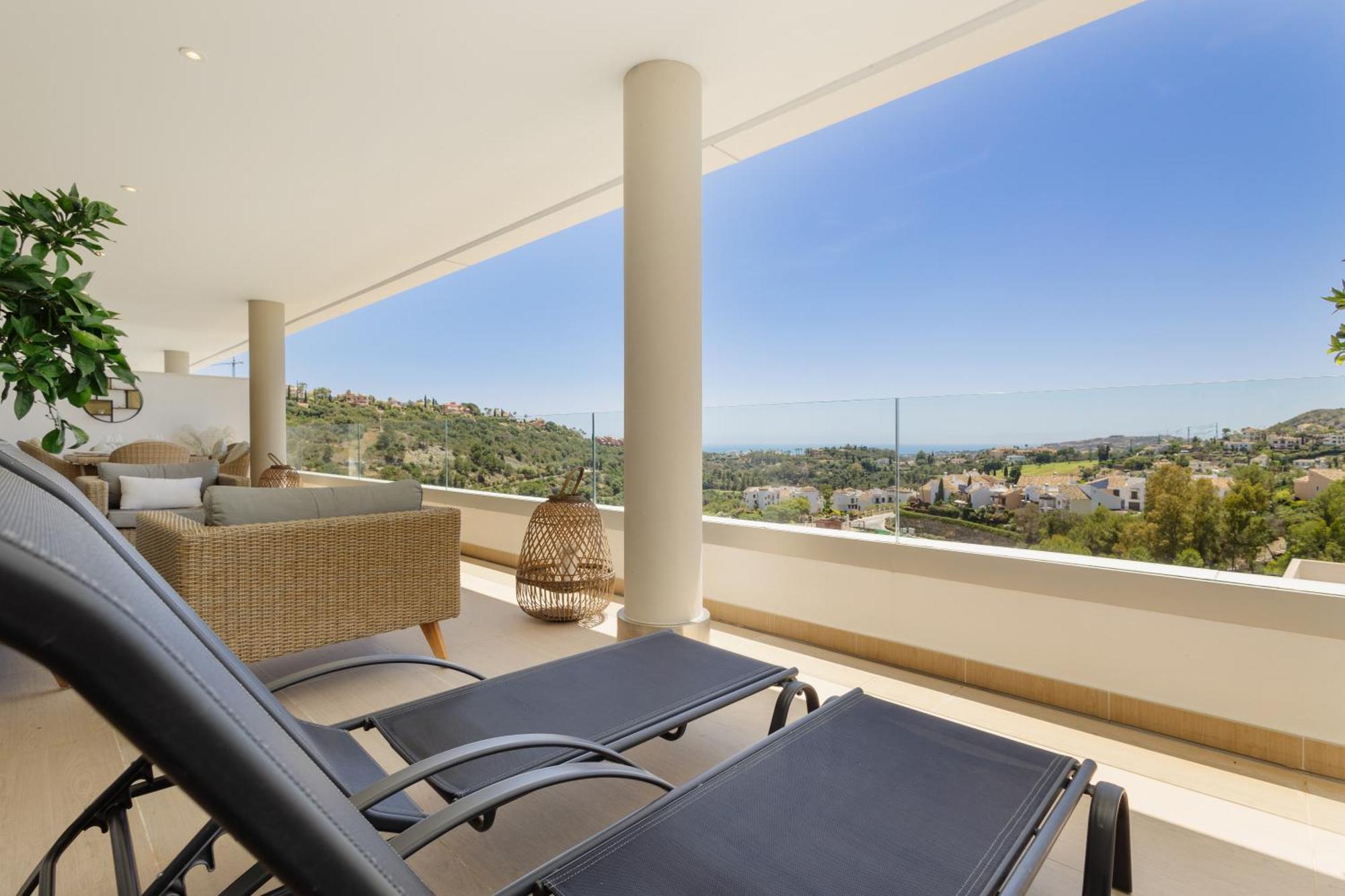 Modern Apartment, With Large Private Terrace And Panoramic Sea Views, In Benahavís Eksteriør billede