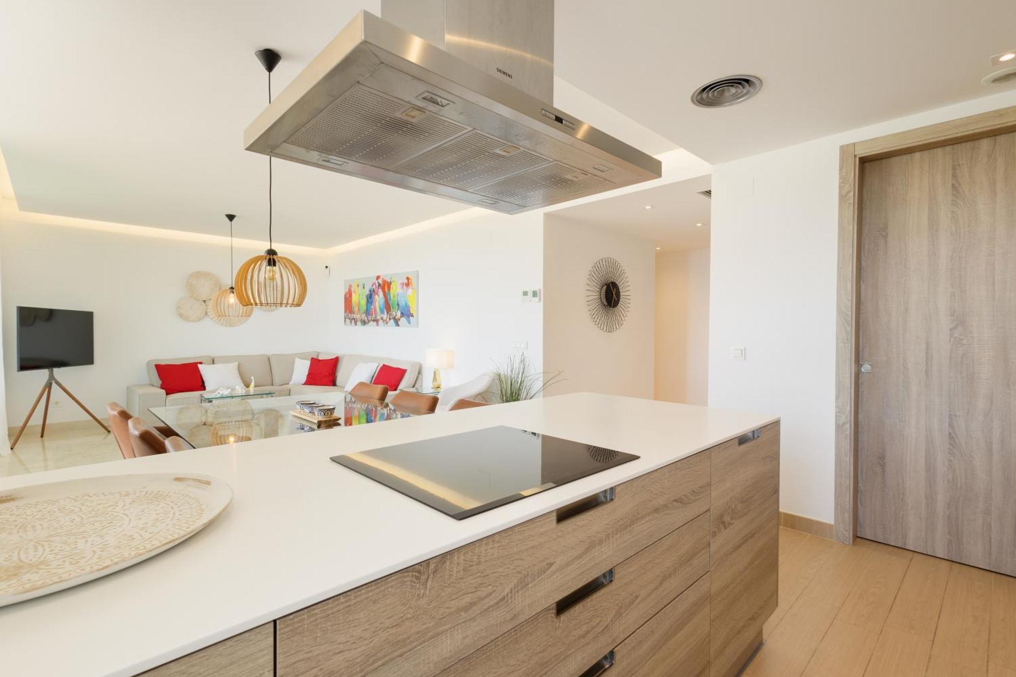Modern Apartment, With Large Private Terrace And Panoramic Sea Views, In Benahavís Eksteriør billede